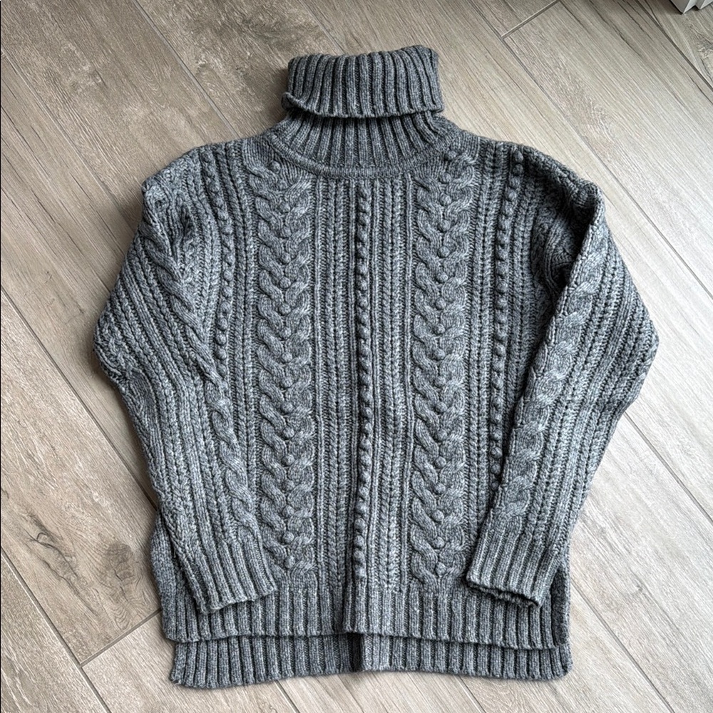 Ann Taylor Gray Cable Knit Turtleneck Sweater